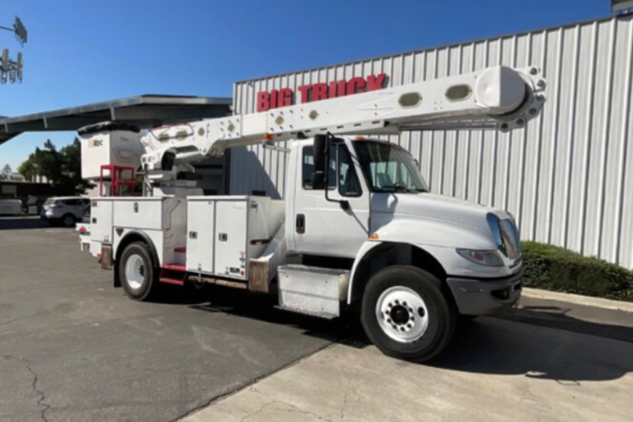 a white bucket truck